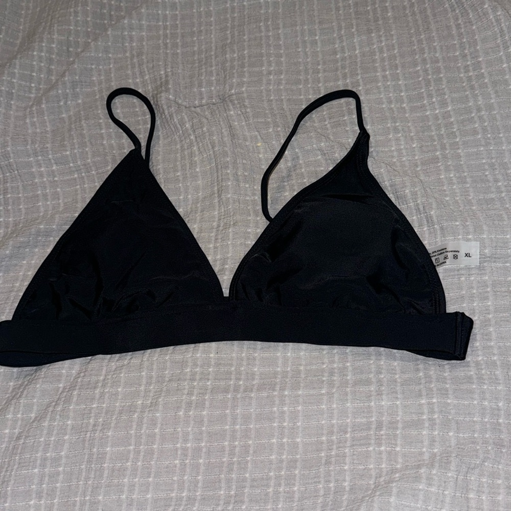 Black bikini top with pads Fits as Medium